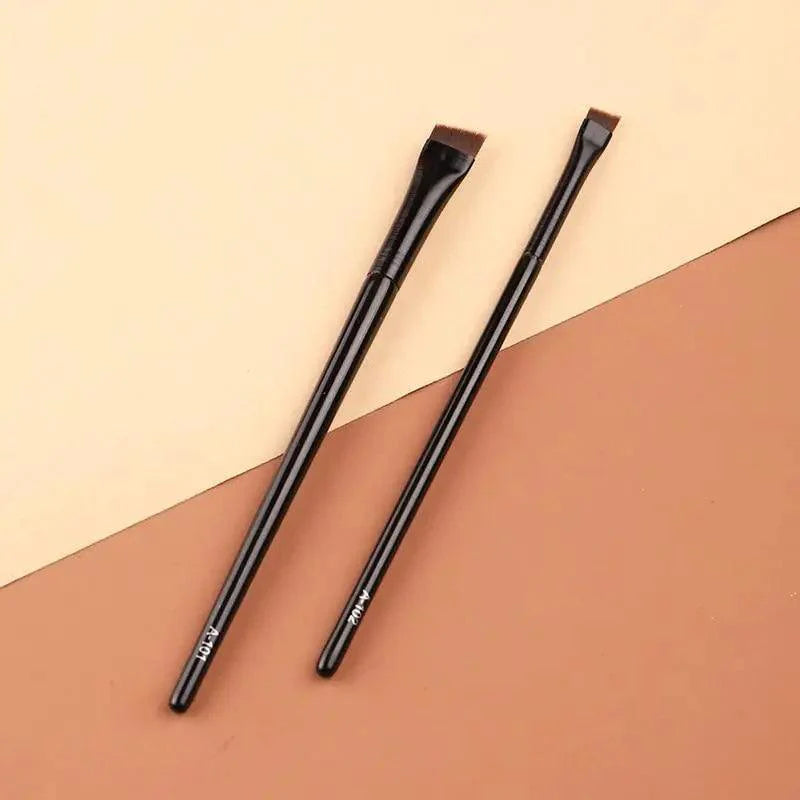 Lavish Style Angled Eyebrow and Eyeliner Brush