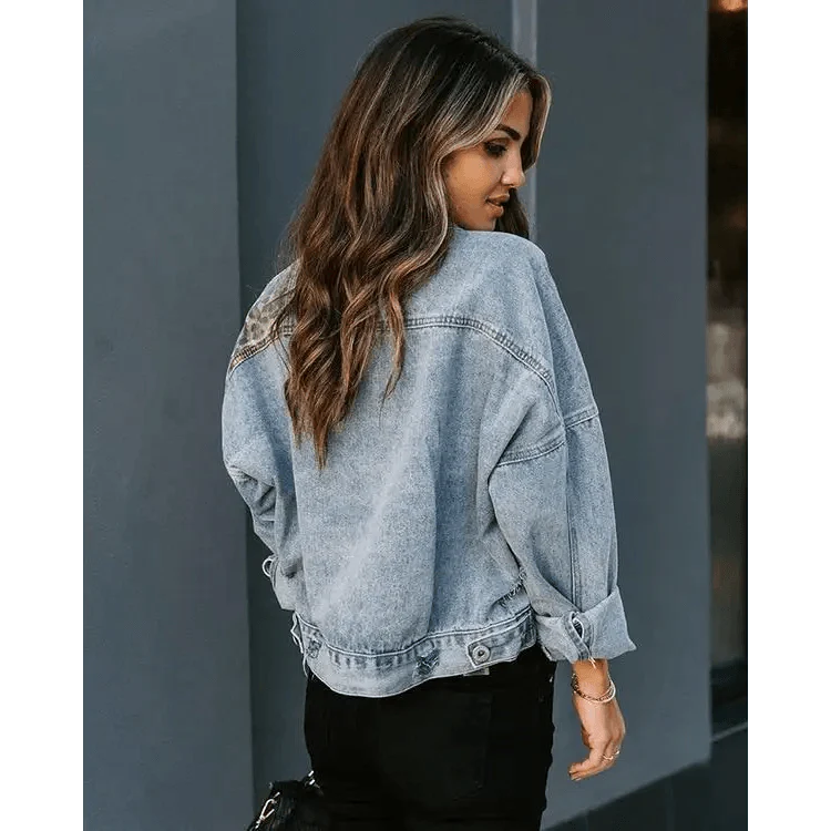 Chaqueta de mezclilla con estampado de leopardo a la moda para mujeres
