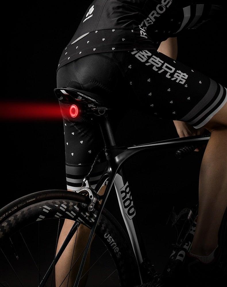 Feu arrière de vélo LED rechargeable USB intelligent avec capteur de frein