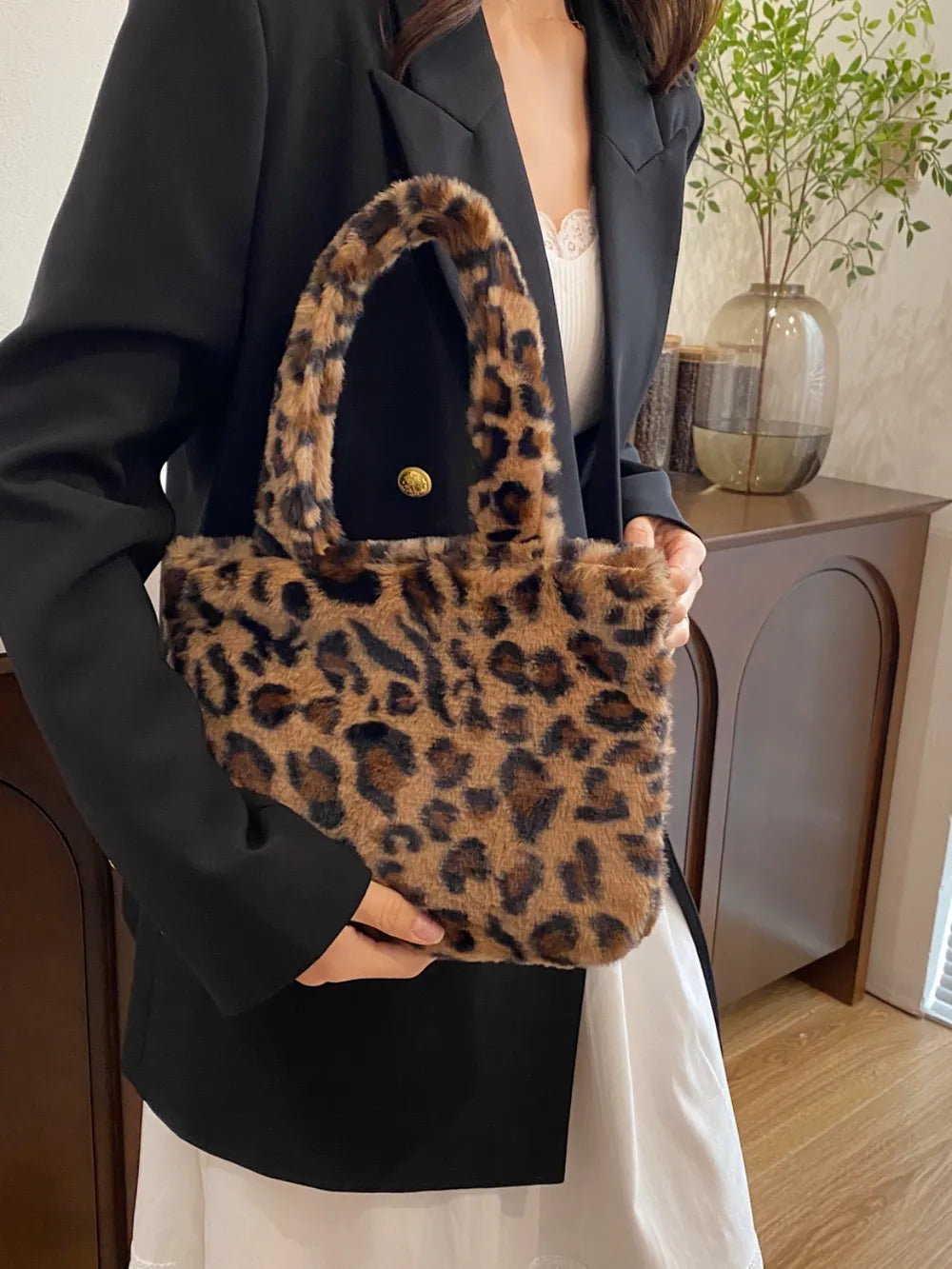 Leopard Fluff Handbag with Zip - Korvel