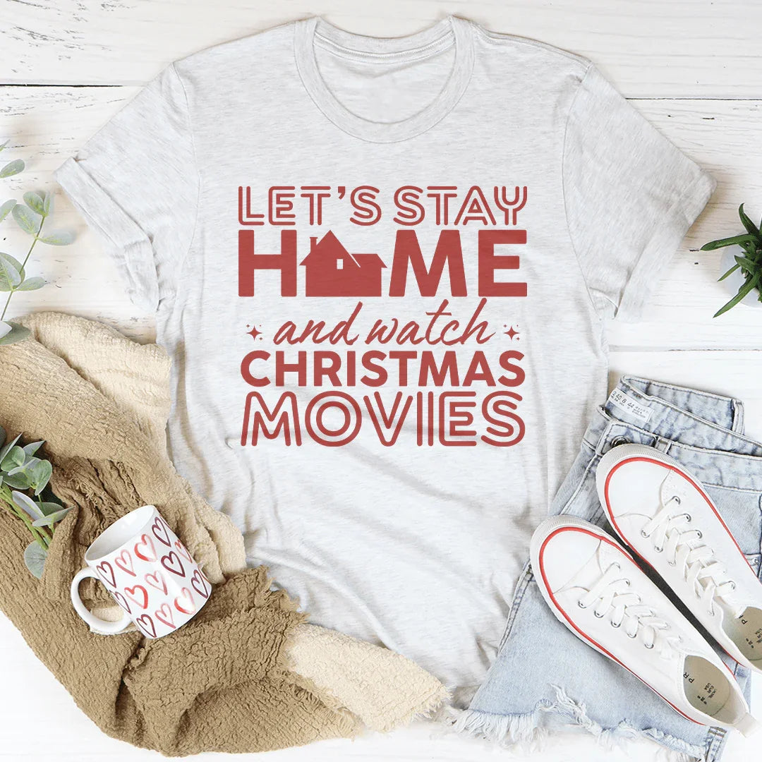Quedémonos en casa y veamos películas navideñas (camiseta)