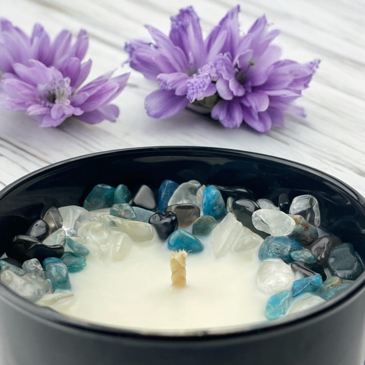 Enchanting Blackberry Saffron Crystal Candle with Obsidian, Blue Apatite, and Quartz | Luxurious Coconut-Soy Blend, 9oz - Korvel