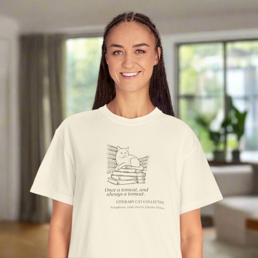 Camiseta Unisex Gato Literario - Little Dorrit