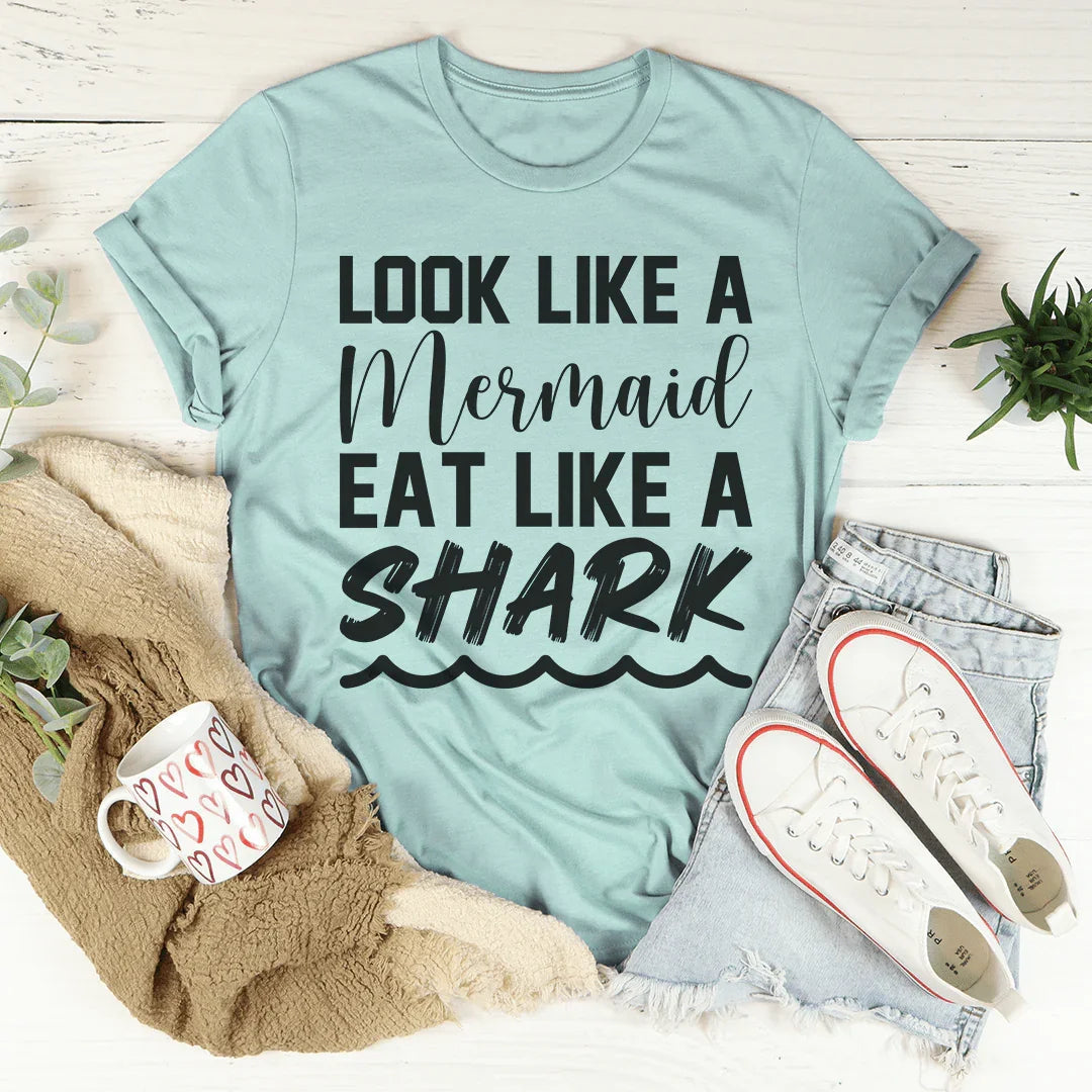 Camiseta "Parece una sirena y come como un tiburón"