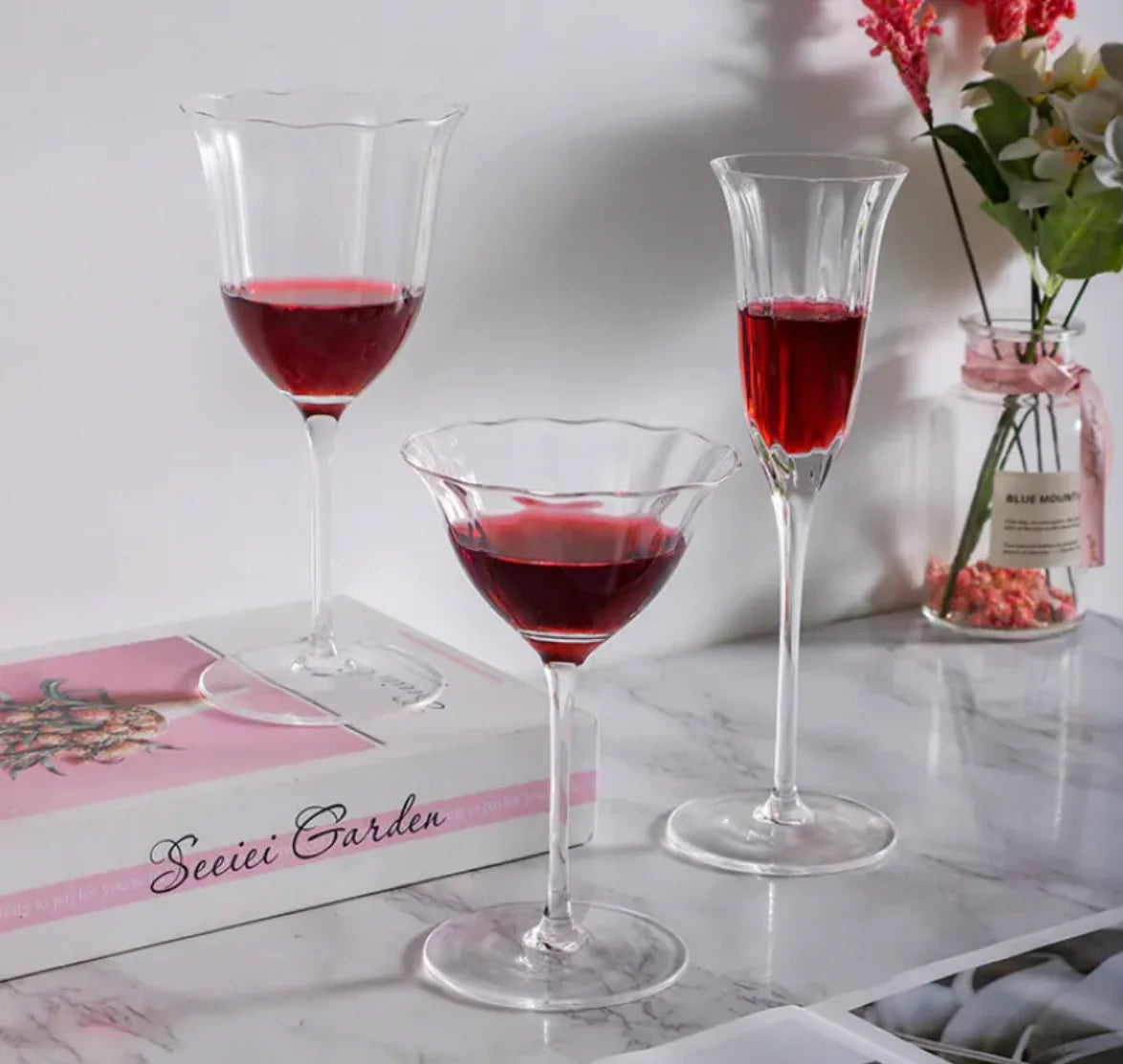 Luxury Crystal Wine Glass - Elegant Drinkware