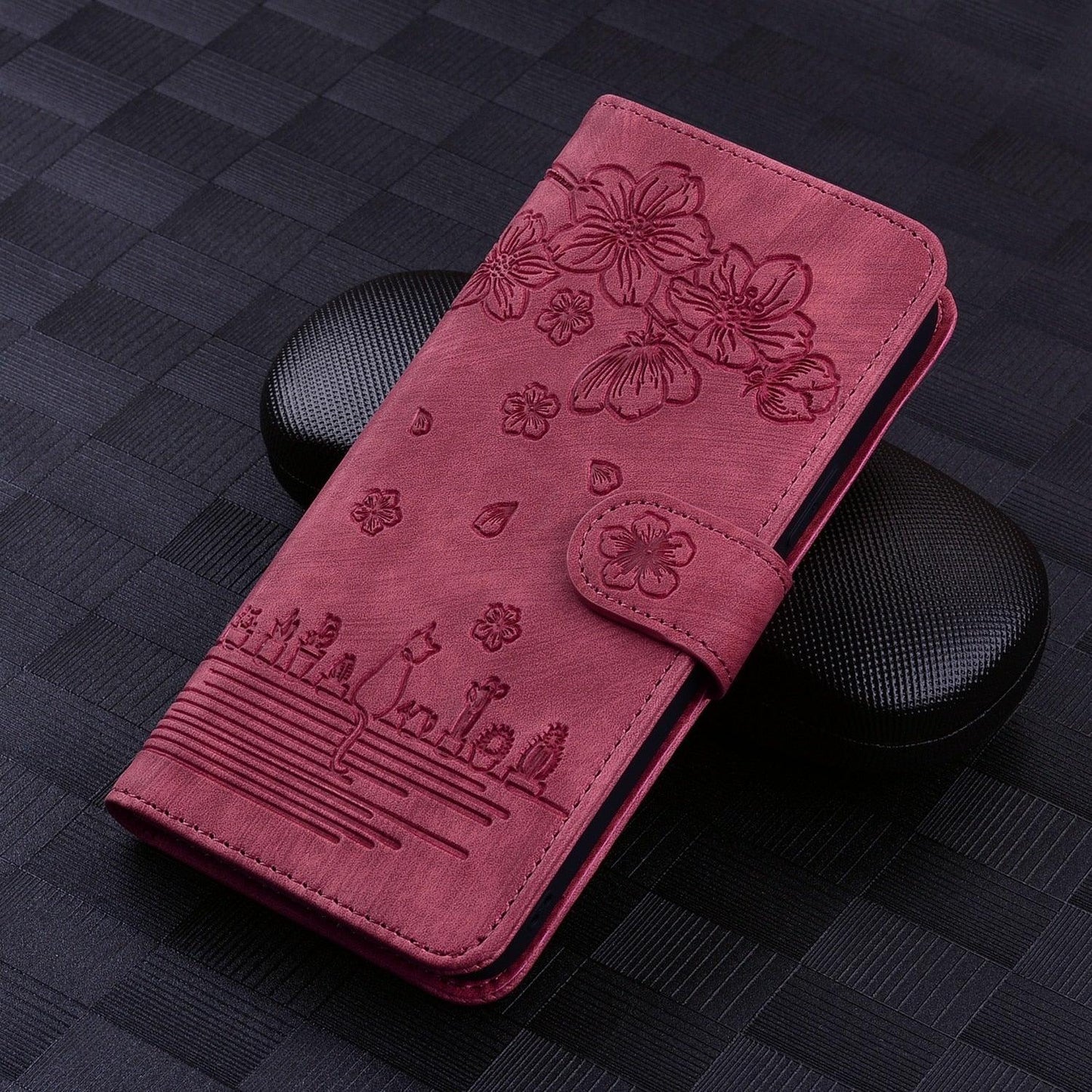 Elegant PU Leather Flip Case for iPhone 14/13/12/11 Series - Wallet & Stand Functionality - Korvel