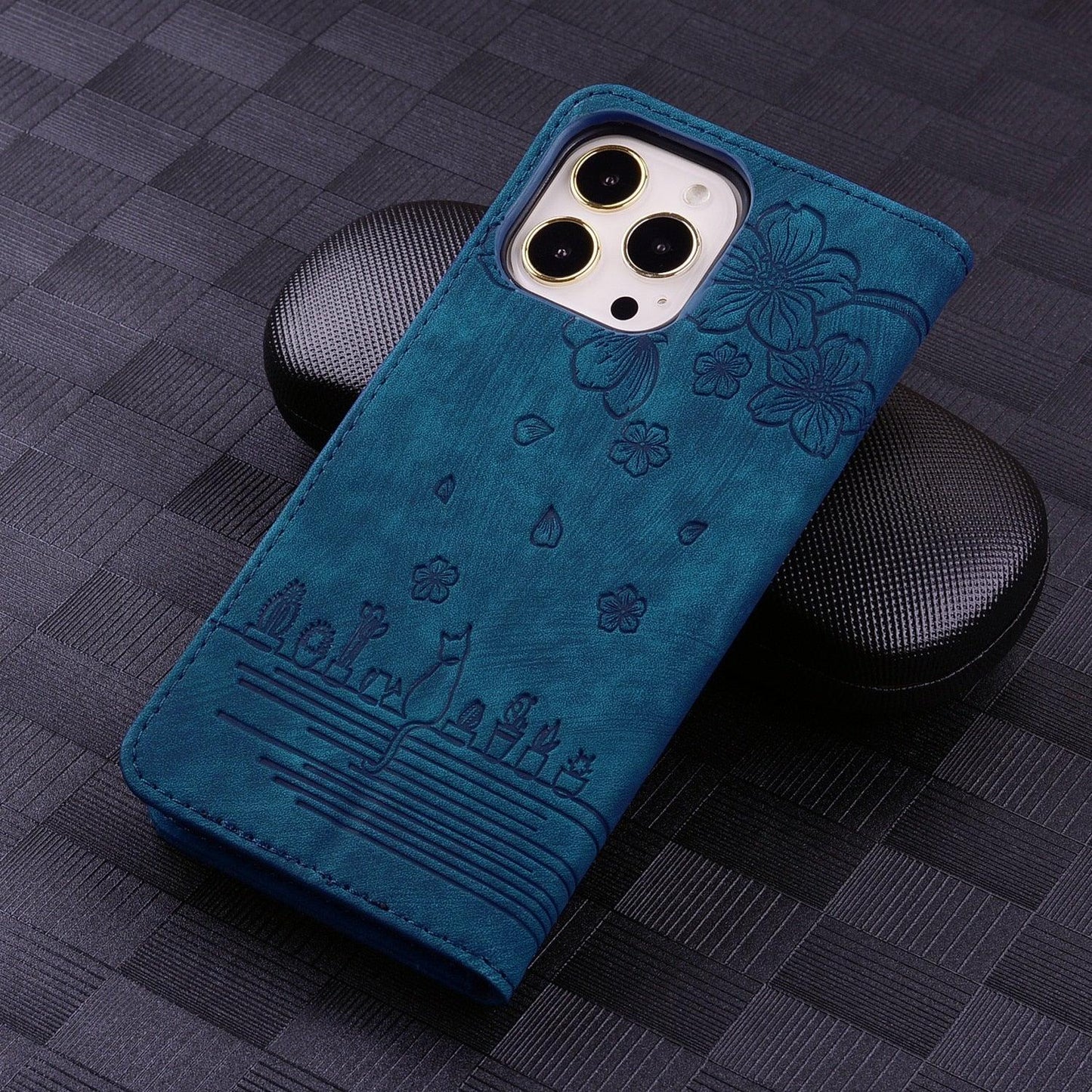 Elegant PU Leather Flip Case for iPhone 14/13/12/11 Series - Wallet & Stand Functionality - Korvel