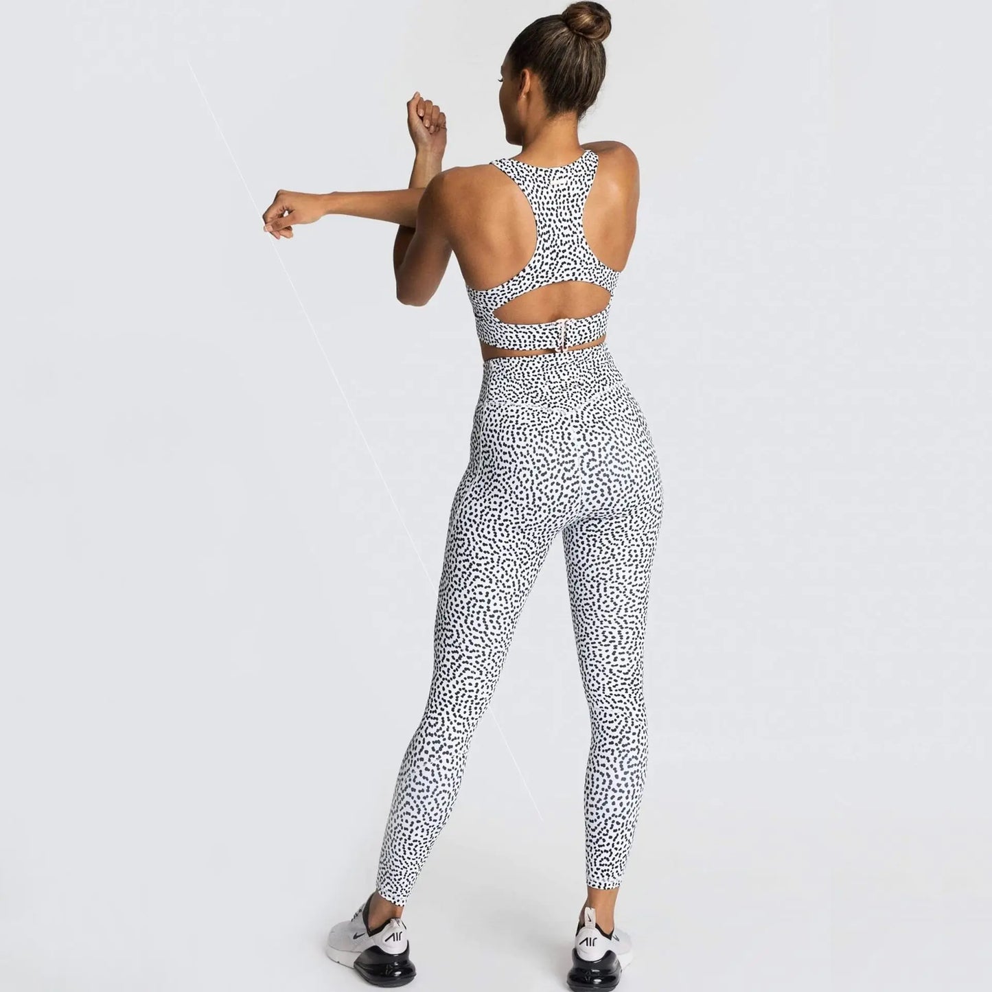 Solid Color Yoga Outfit for Active Lifestyle