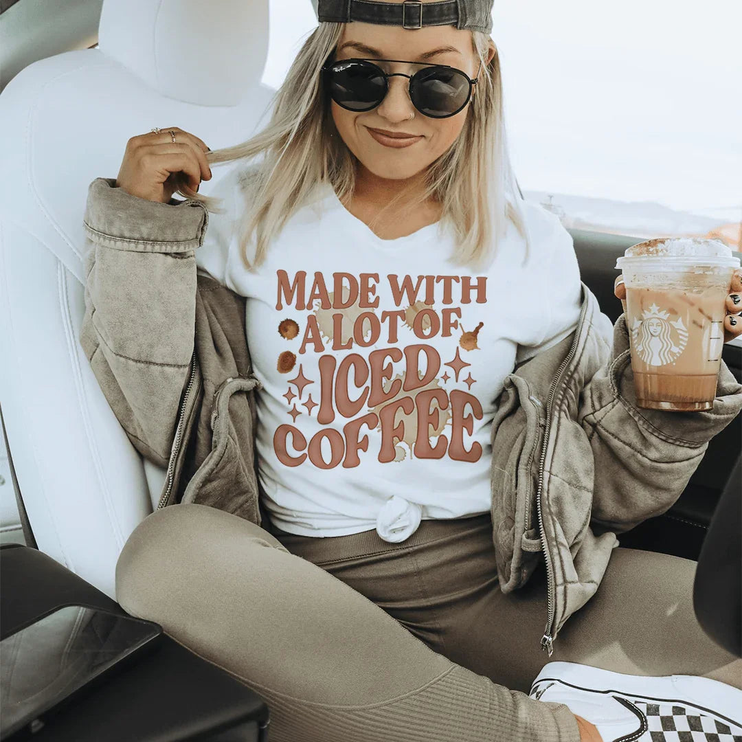 Camiseta hecha con mucho café helado