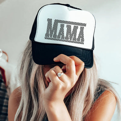 Mama Trucker Hat - Chic and Comfortable