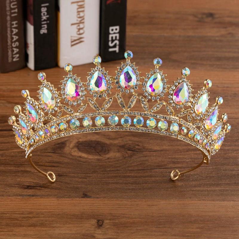 Corona Nupcial Elegante con Acentos de Diamante