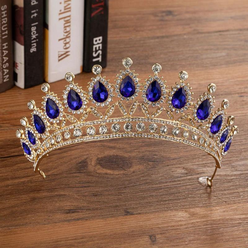 Corona Nupcial Elegante con Acentos de Diamante