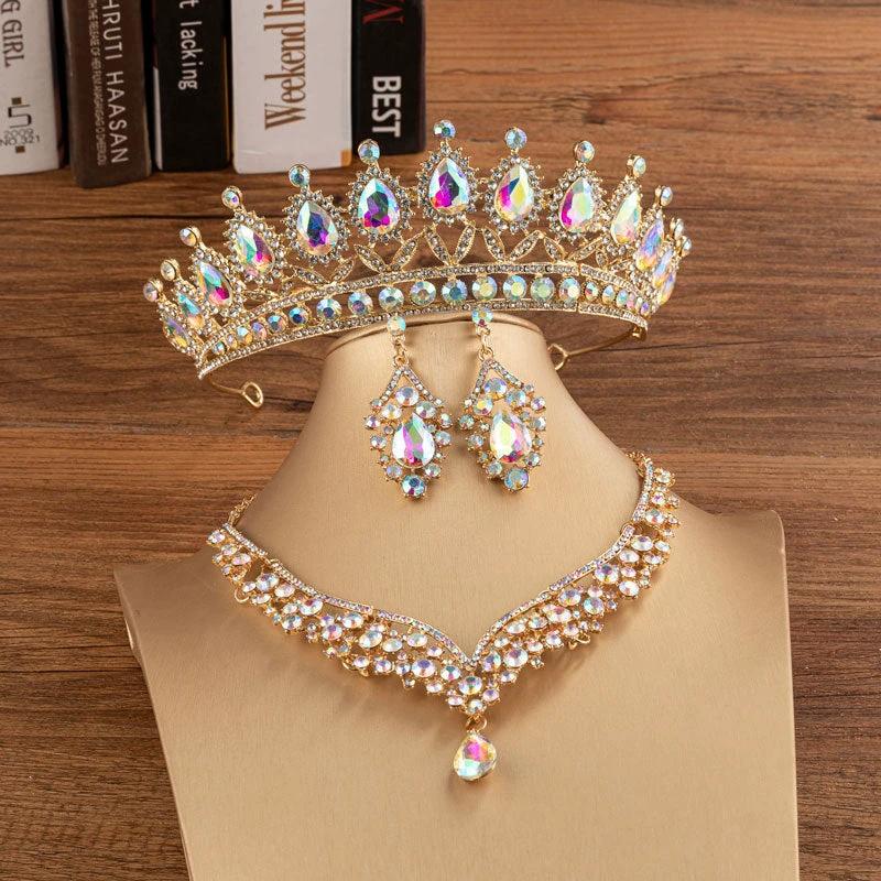 Corona Nupcial Elegante con Acentos de Diamante