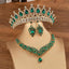 Corona Nupcial Elegante con Acentos de Diamante