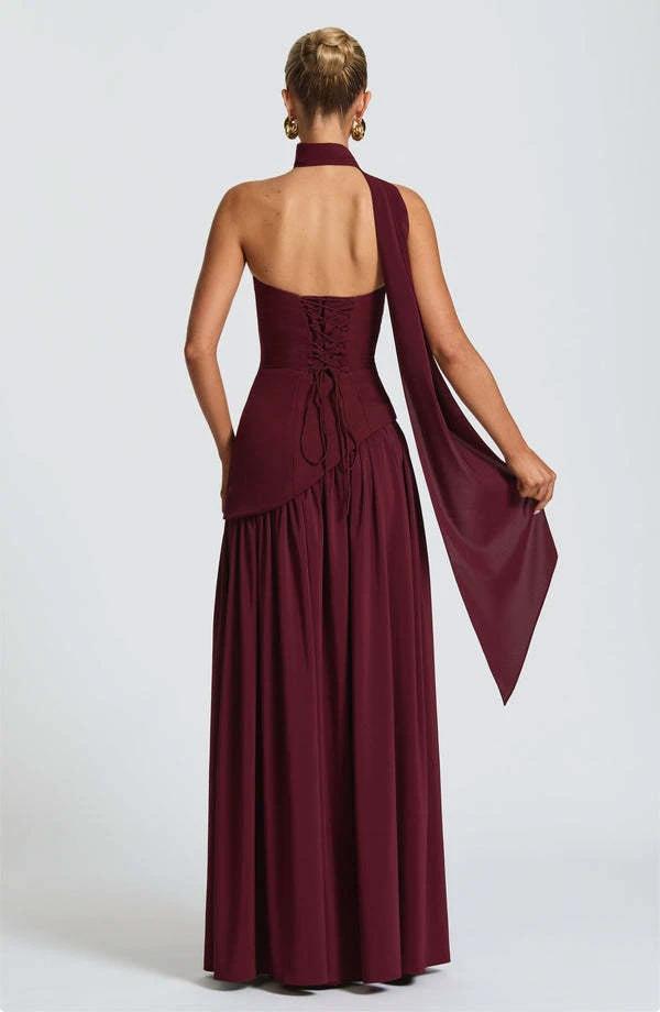 Robe Maxi Maliyah Laque Cerise avec Jupe en Chiffon et Écharpe