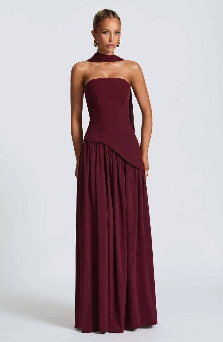 Robe Maxi Maliyah Laque Cerise avec Jupe en Chiffon et Écharpe