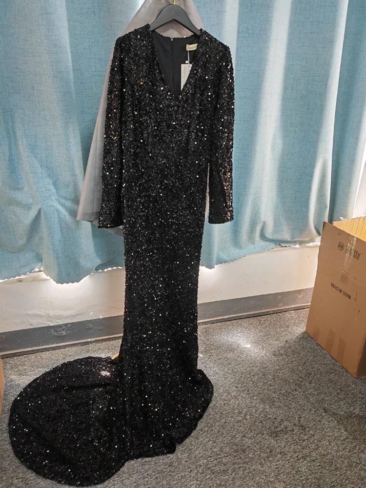 Vestido de Noche Largo de Manga Larga con Lentejuelas en Gris