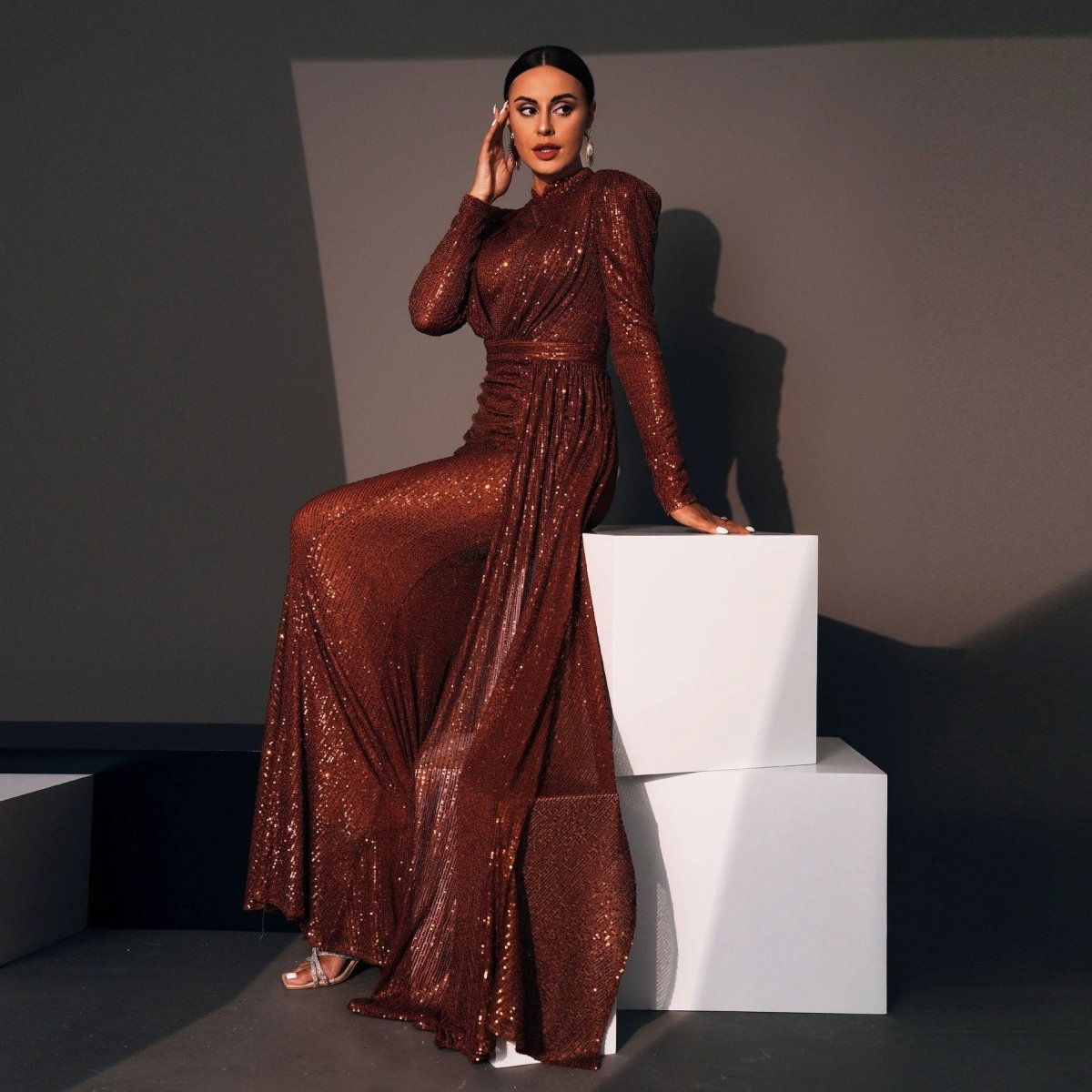 Robe élégante à manches longues en sequins pour occasions spéciales