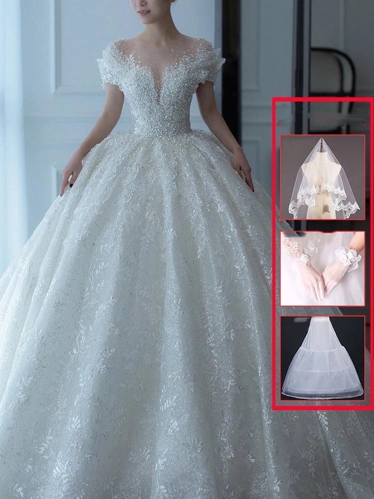 Robe de Mariée Française à Épaules Dégagées