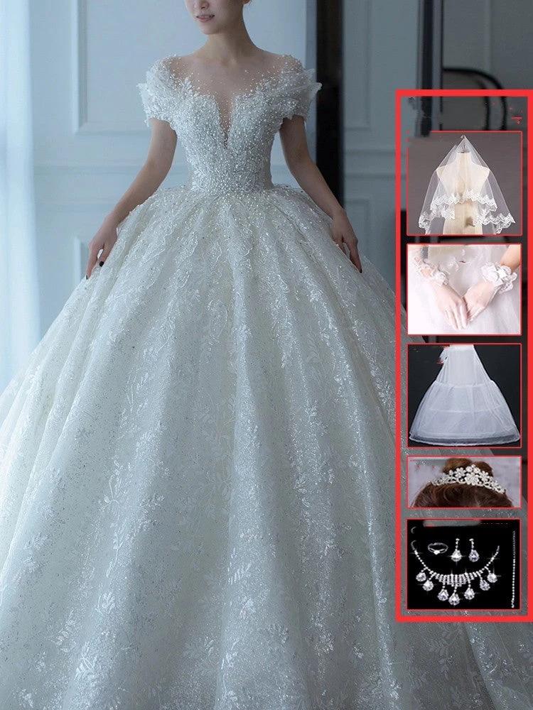 Robe de Mariée Française à Épaules Dégagées