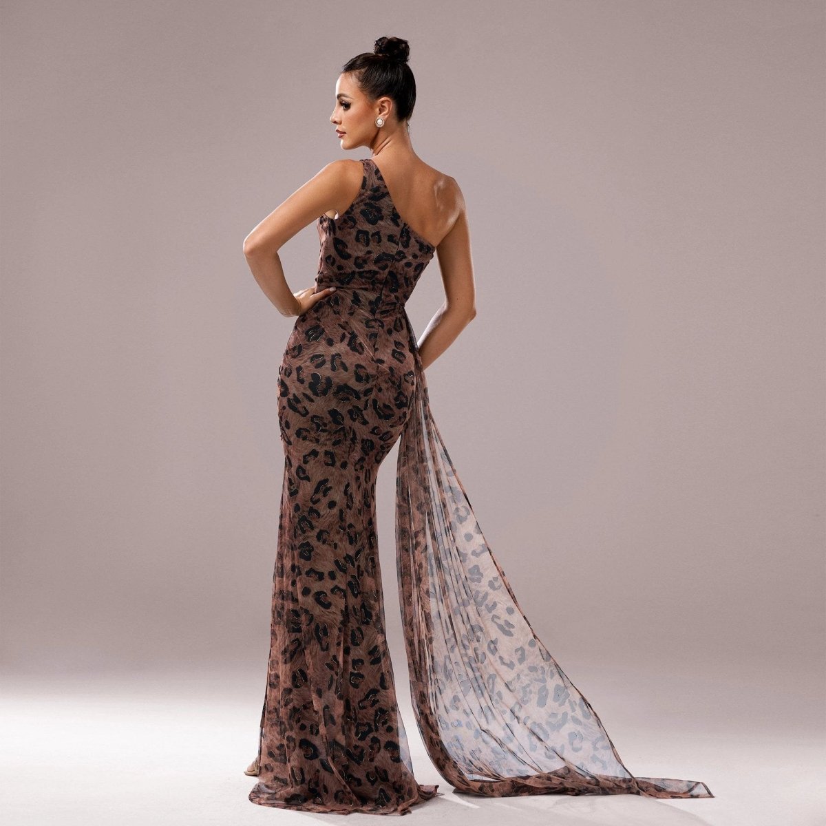 Robe de soirée à sequins léopard à une épaule