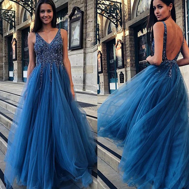 Robe de bal élégante à décolleté en V