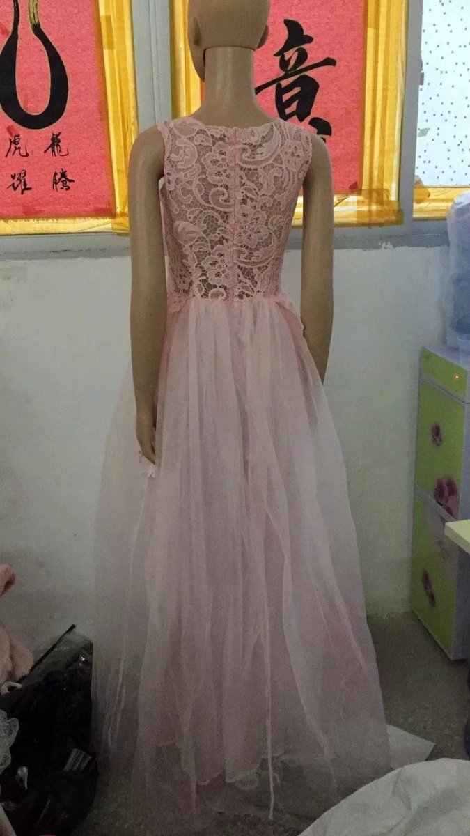 Sleeveless Floral Lace Wedding Dress - Elegant Bridal Gown