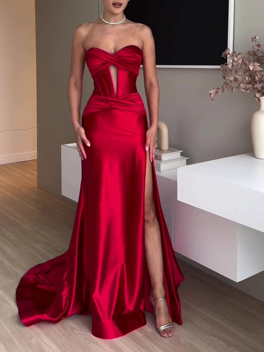 Elegante vestido de noche rojo de tirantes largos
