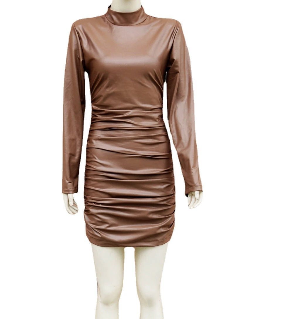 Vestido Sheath de Cuero Sintético con Manga Larga y Cuello Alto