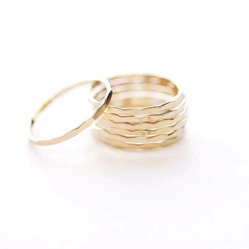 Bague Empilable Texturée en Or 14 Carats Rempli
