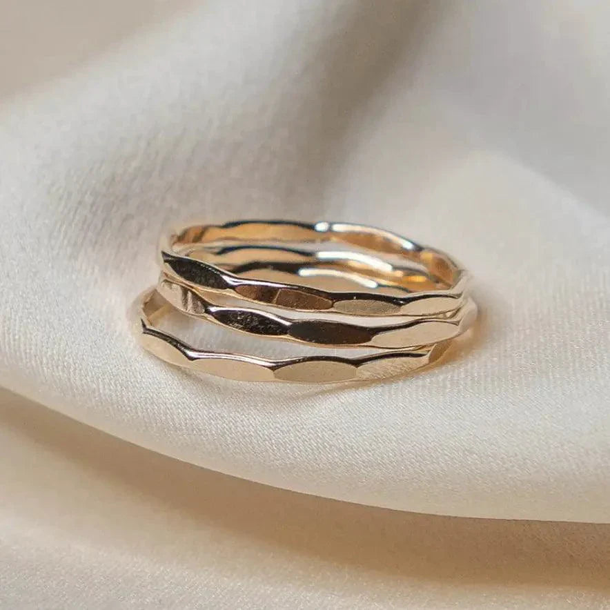Bague Empilable Texturée en Or 14 Carats Rempli