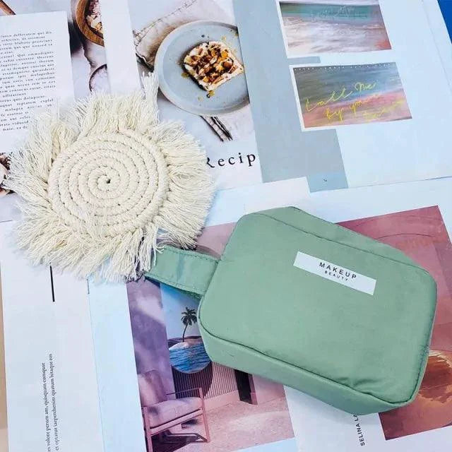 Organizador de Bolsa de Belleza Chic - Almacenamiento de Maquillaje Amigable para Viajes