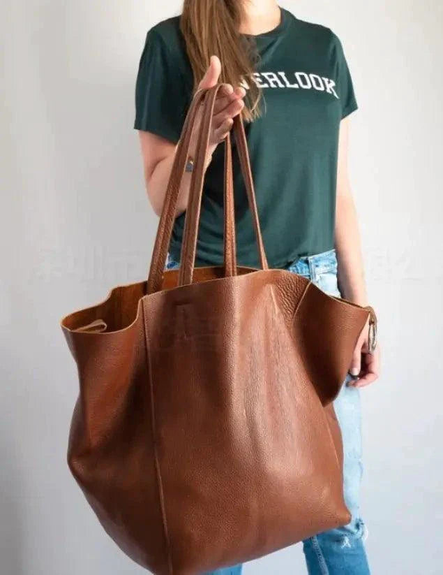 Chic Leather Tote Handbag - Elegant & Versatile