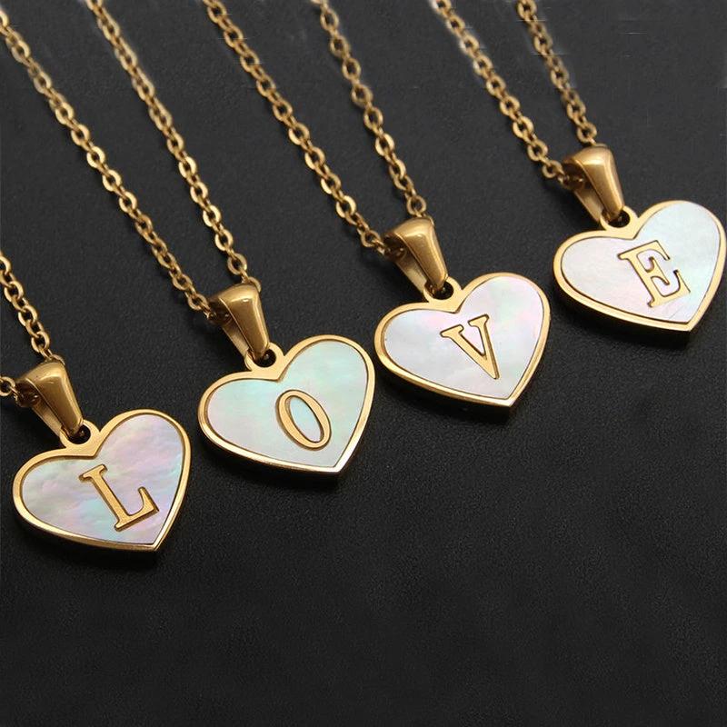 Collier en forme de cœur personnalisé avec 26 lettres en coquille blanche