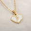 Collier en forme de cœur personnalisé avec 26 lettres en coquille blanche
