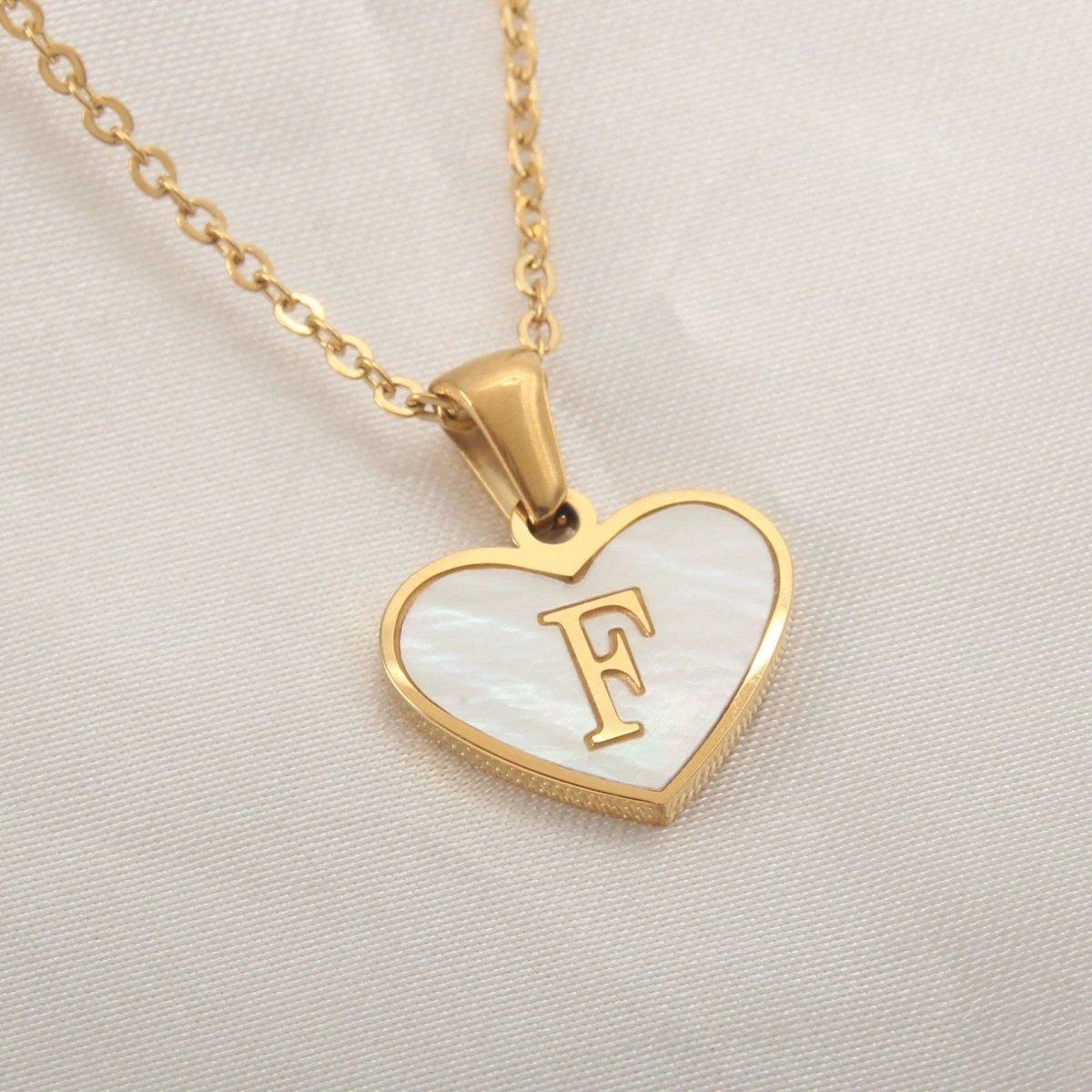 Collier en forme de cœur personnalisé avec 26 lettres en coquille blanche