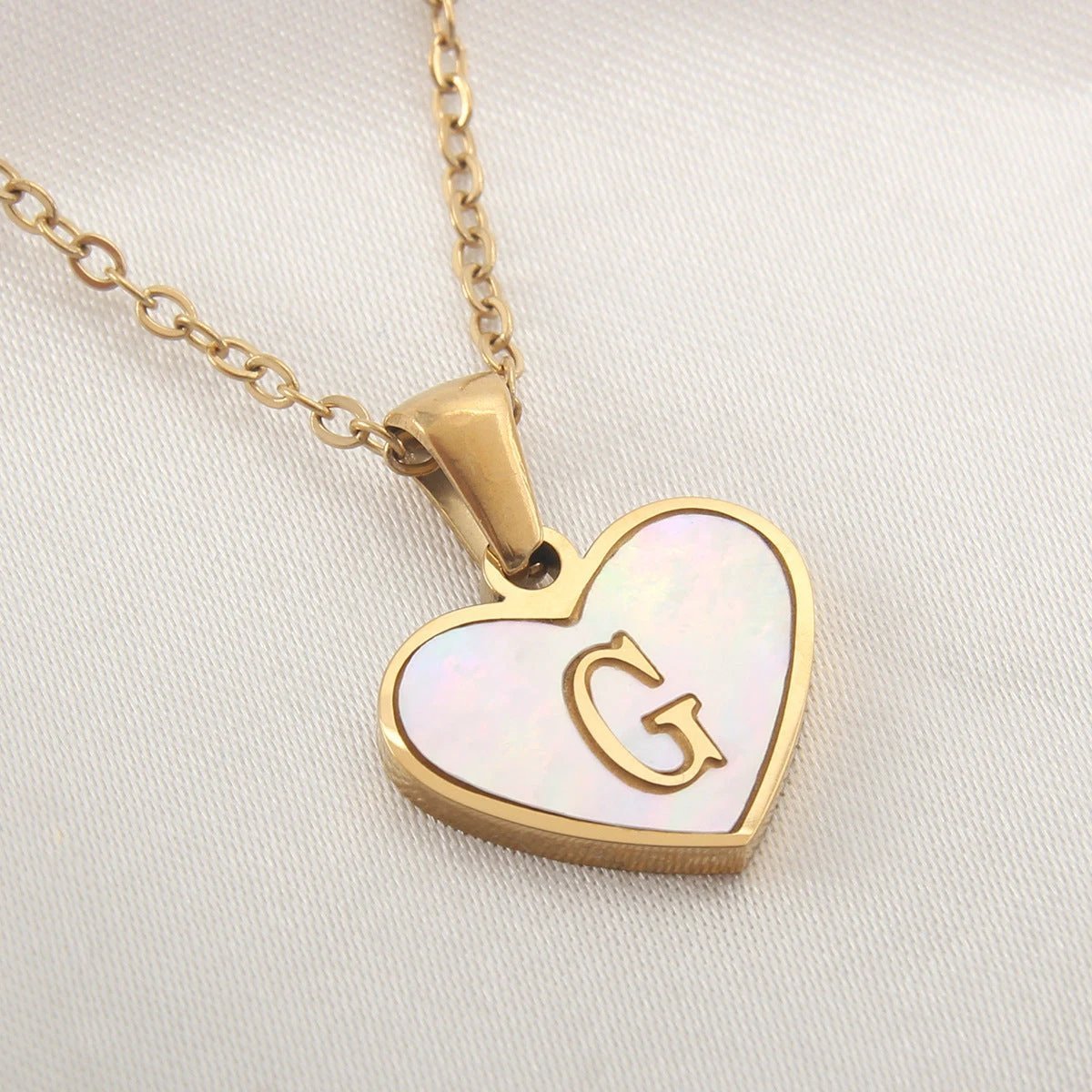 Collier en forme de cœur personnalisé avec 26 lettres en coquille blanche