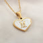 Collier en forme de cœur personnalisé avec 26 lettres en coquille blanche