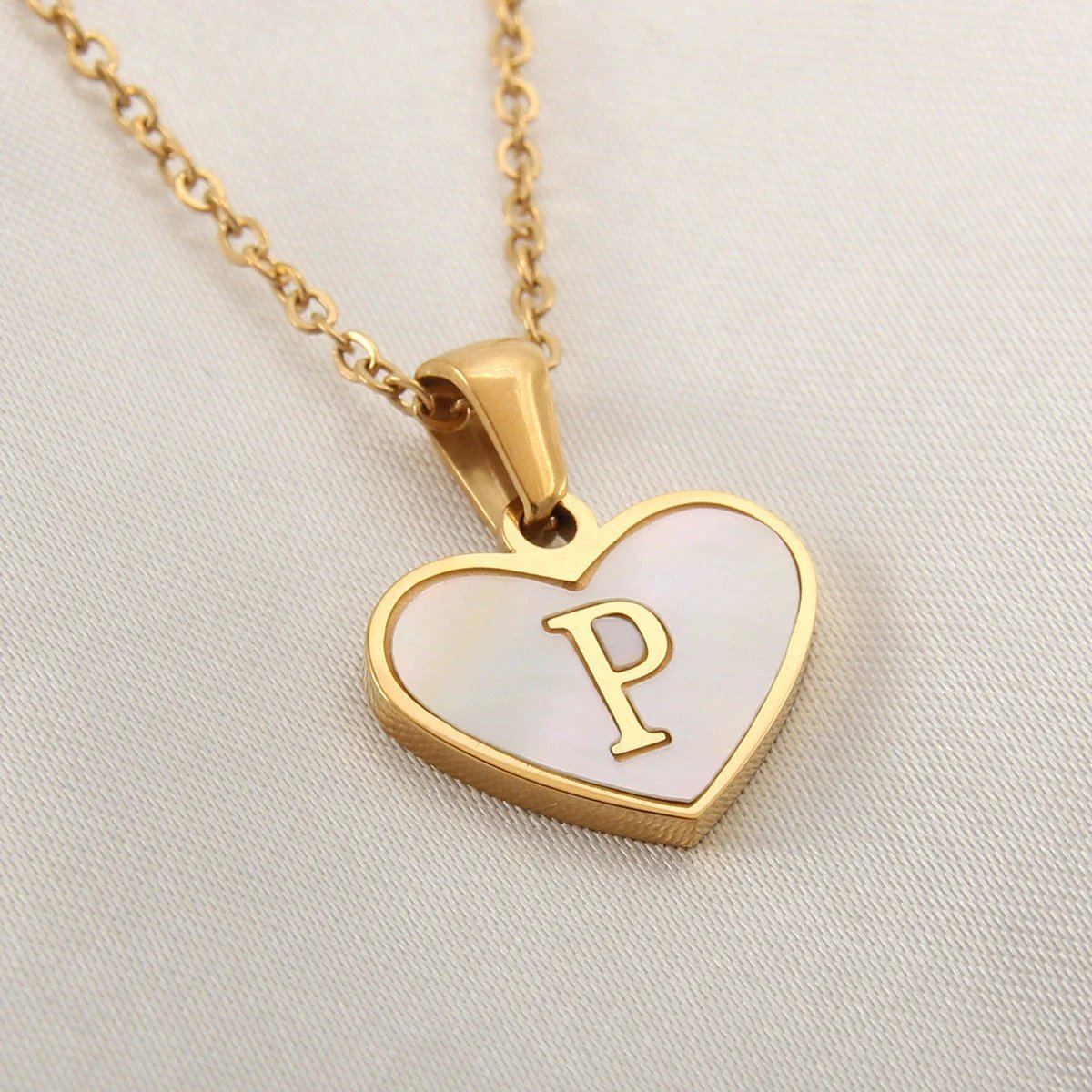 Collier en forme de cœur personnalisé avec 26 lettres en coquille blanche