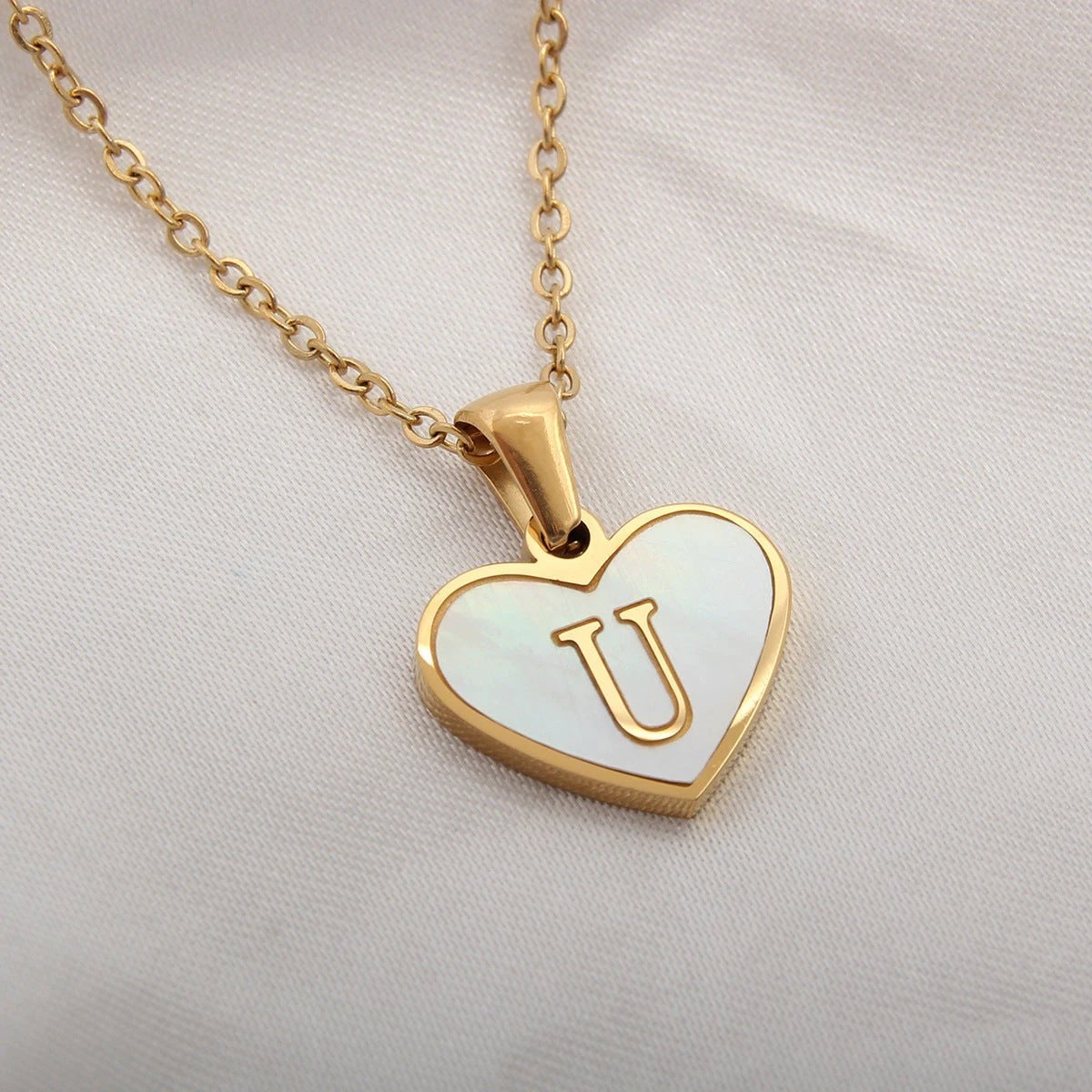 Collier en forme de cœur personnalisé avec 26 lettres en coquille blanche