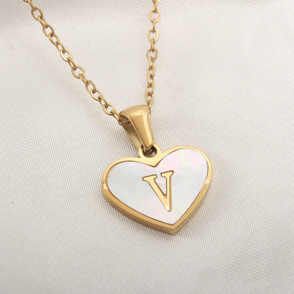 Collier en forme de cœur personnalisé avec 26 lettres en coquille blanche