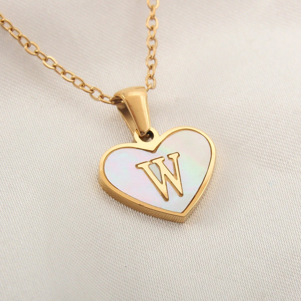 Collier en forme de cœur personnalisé avec 26 lettres en coquille blanche