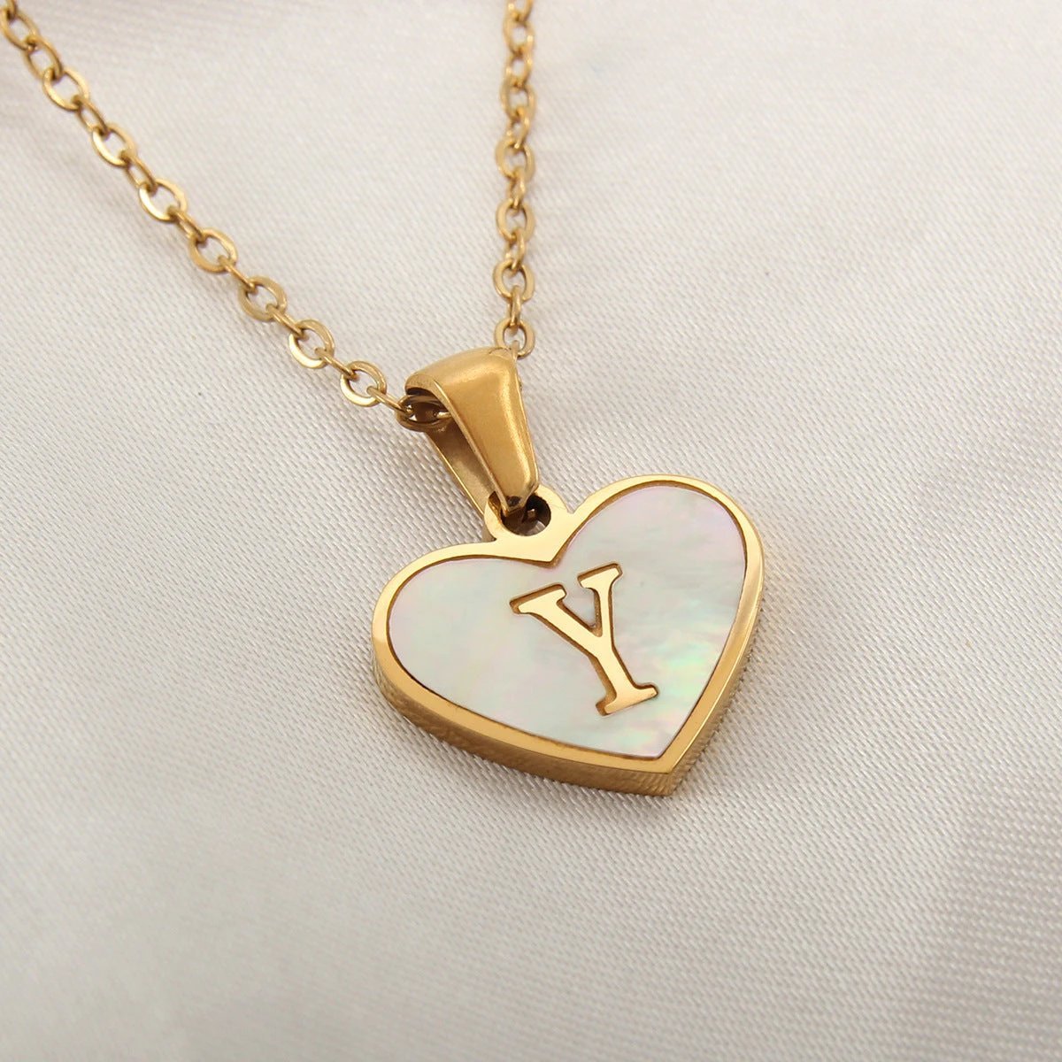 Collier en forme de cœur personnalisé avec 26 lettres en coquille blanche