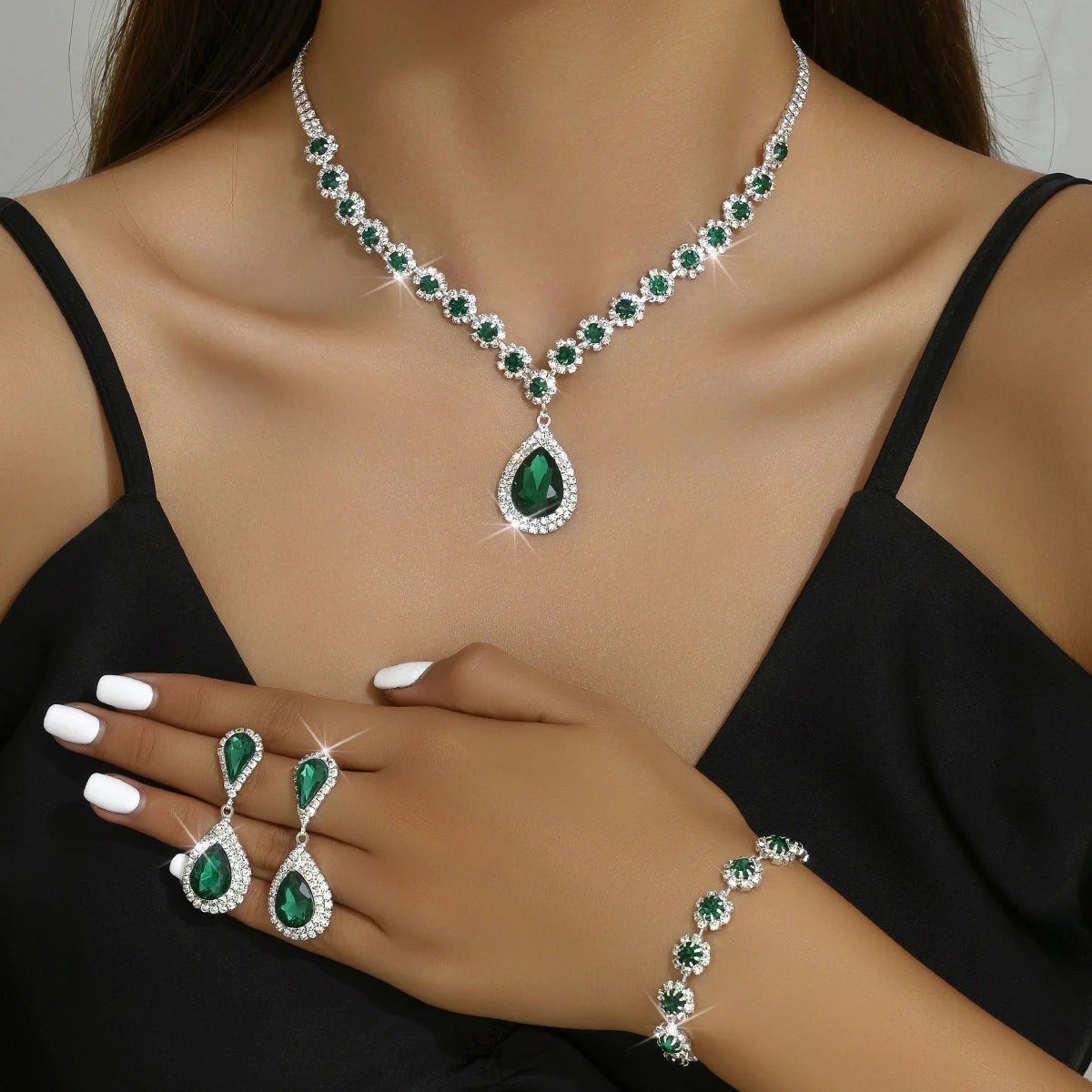 Ensemble de Bijoux de Mariée Élégant : Collier, Boucles d'Oreilles et Bracelet
