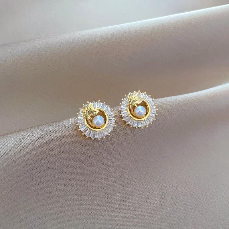 Conjunto de Joyería Personalizada de Diamantes Elegante con Collar y Pendientes