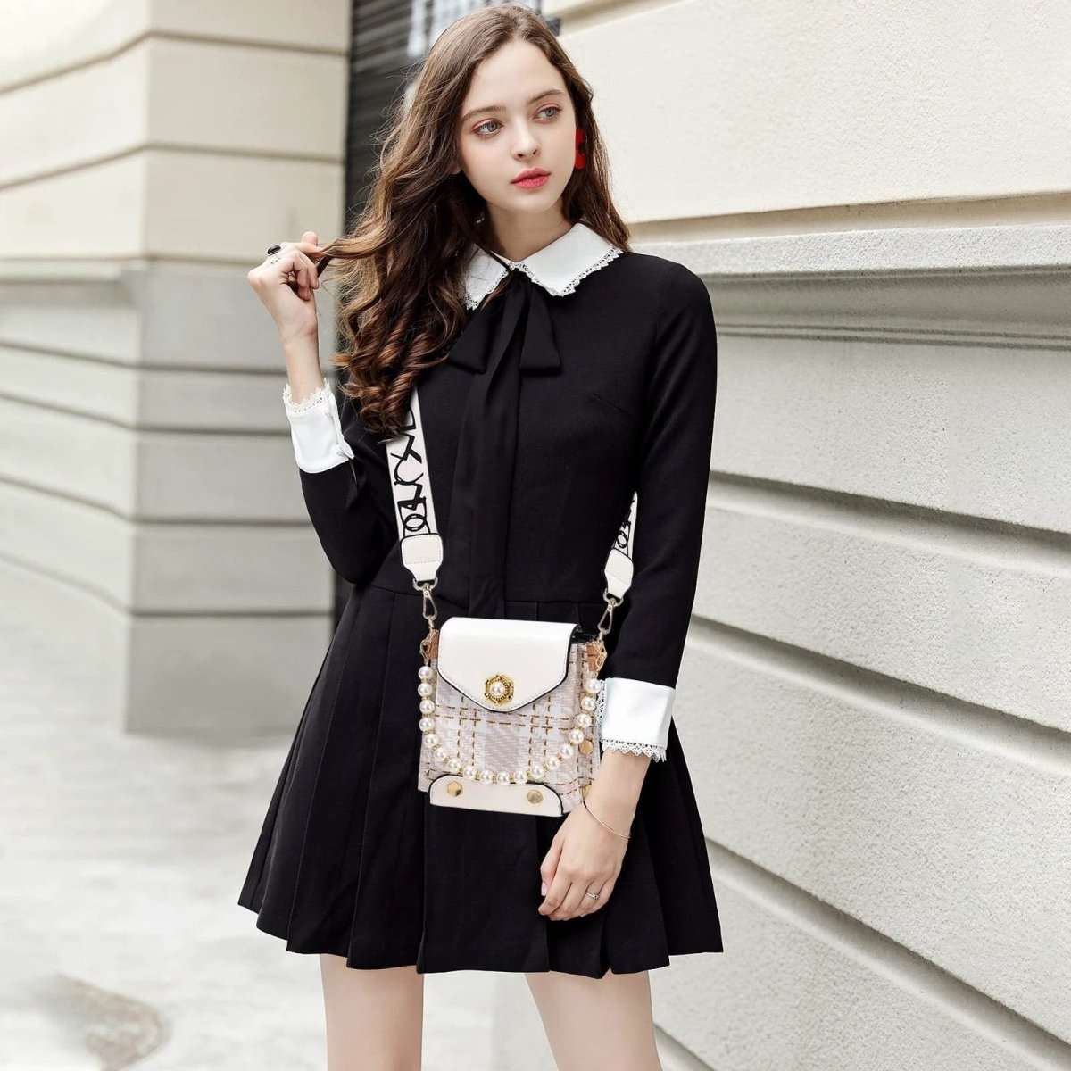 Bolso Cruzado Elegante para Mujeres con Detalle de Perlas