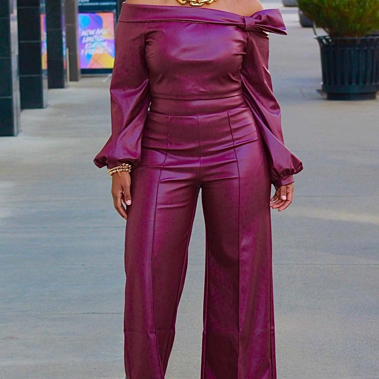 Traje de Cuero Trendy para Mujeres Glamourista - Estilo Chic y Confiado