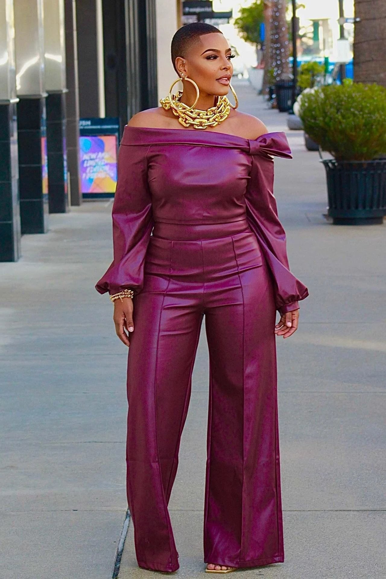 Traje de Cuero Trendy para Mujeres Glamourista - Estilo Chic y Confiado
