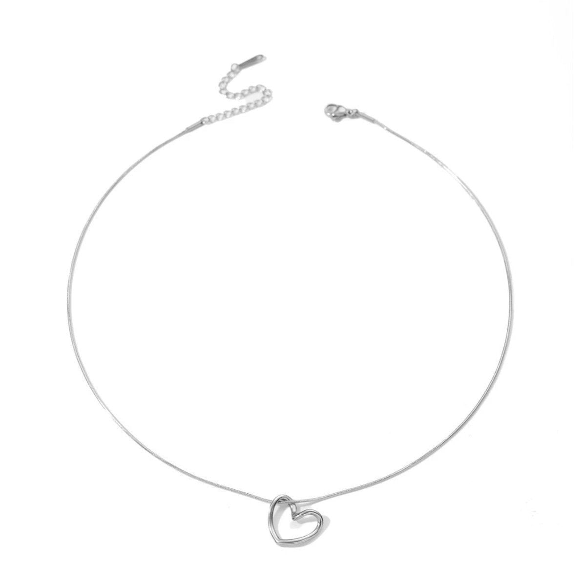 Collar de Corazón Hueco de Acero Inoxidable con Torcido