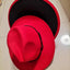 Sombrero Fedora a Rayas Elegantes para un Look Chic
